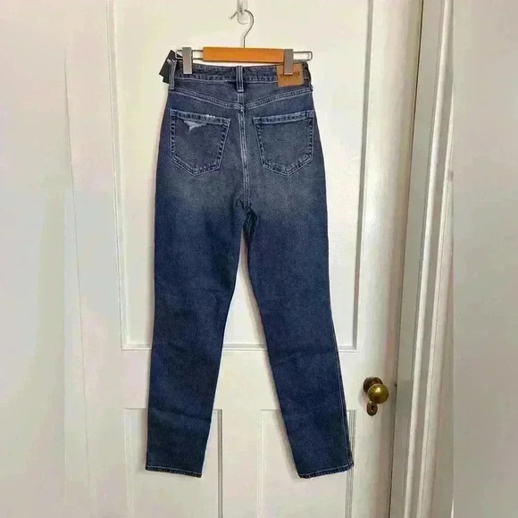 BNWT Hollister Curvy Ultra  High Rise Mom Jeans Size 00R - Picture 13 of 15